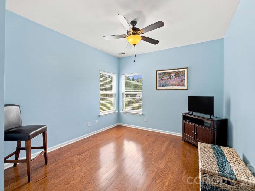 2233 Verde Creek Road, Charlotte, NC 28214.  MLS# CAR4396797, YatesRealty ID 42929. 