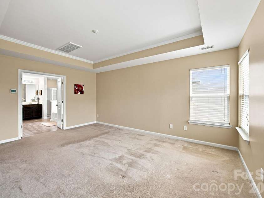 2233 Verde Creek Road, Charlotte, NC 28214.  MLS# CAR4396797, YatesRealty ID 42929. 