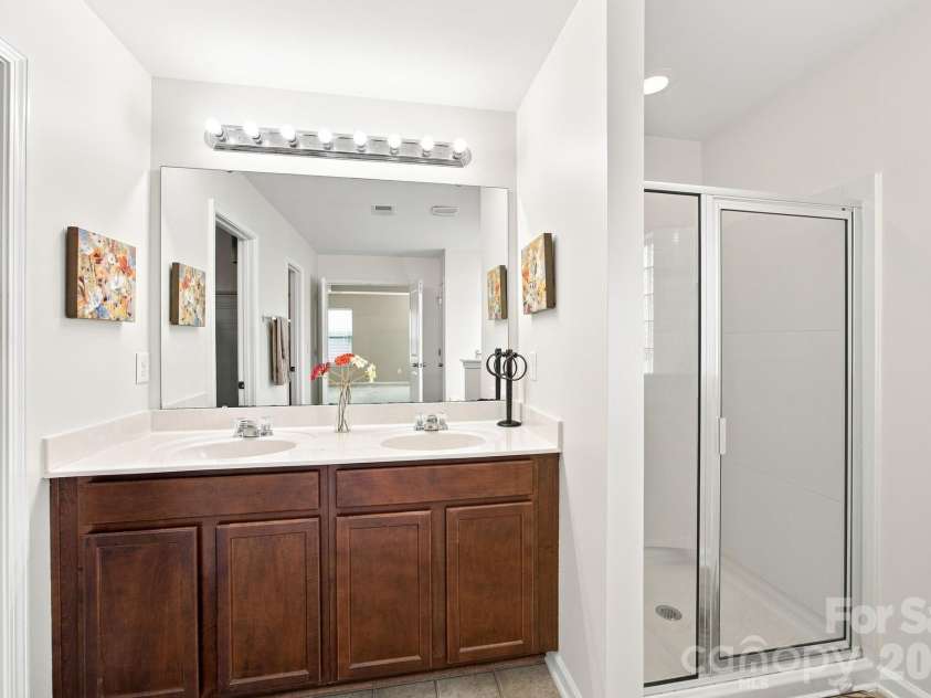 2233 Verde Creek Road, Charlotte, NC 28214.  MLS# CAR4396797, YatesRealty ID 42929. 