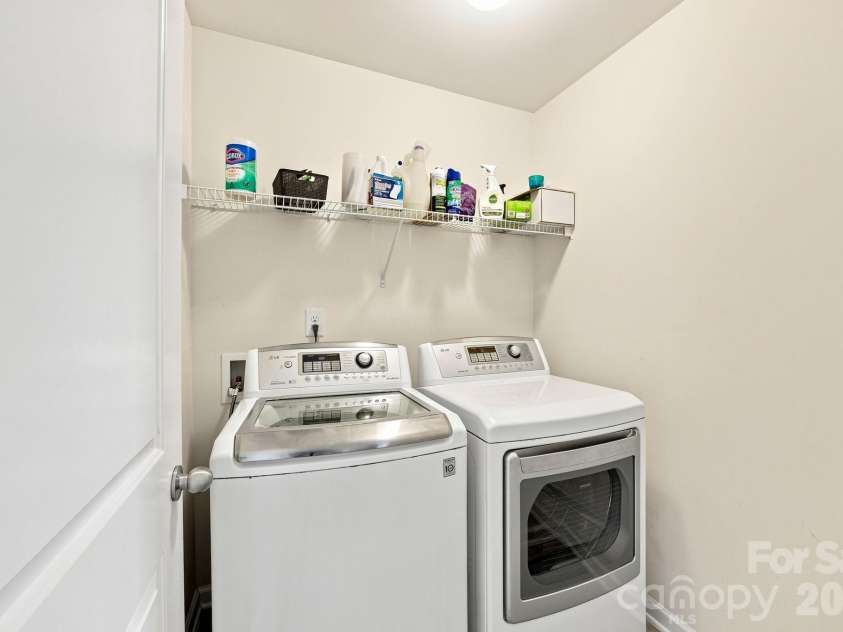2233 Verde Creek Road, Charlotte, NC 28214.  MLS# CAR4396797, YatesRealty ID 42929. 