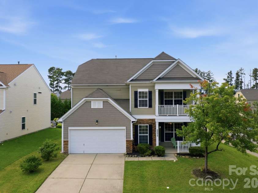 2233 Verde Creek Road, Charlotte, NC 28214.  MLS# CAR4396797, YatesRealty ID 42929. 