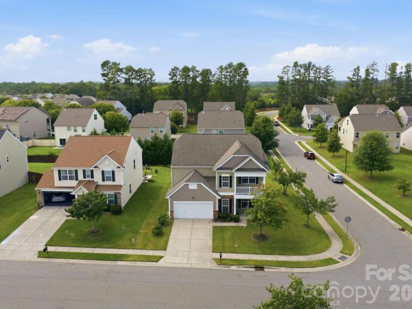 2233 Verde Creek Road, Charlotte, NC 28214.  MLS# CAR4396797, YatesRealty ID 42929. 