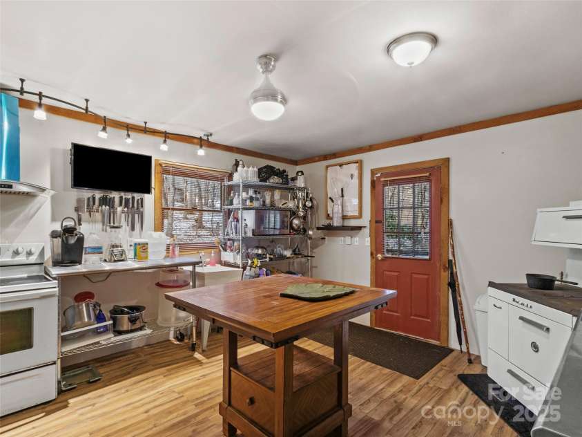 1571 Roaring Fork Road, Burnsville, NC 28714.  MLS# CAR4309867, YatesRealty ID 4293. 