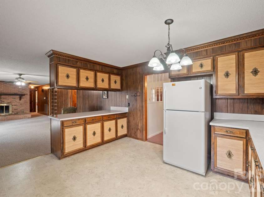 1602 Arden Drive, Lincolnton, NC 28092.  MLS# CAR4402185, YatesRealty ID 42930. 