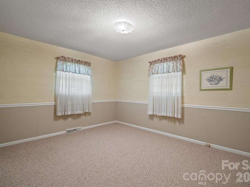 1602 Arden Drive, Lincolnton, NC 28092.  MLS# CAR4402185, YatesRealty ID 42930. 