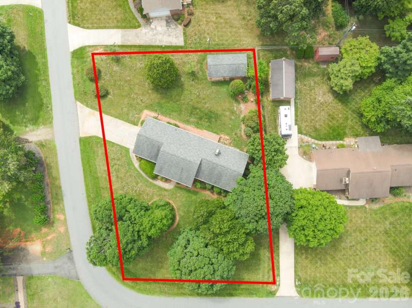 1602 Arden Drive, Lincolnton, NC 28092.  MLS# CAR4402185, YatesRealty ID 42930. 