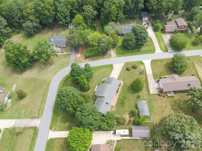 1602 Arden Drive, Lincolnton, NC 28092.  MLS# CAR4402185, YatesRealty ID 42930. 