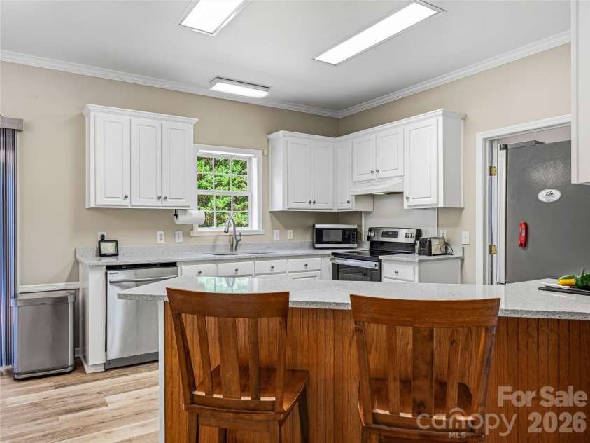1082 Main Street, Mars Hill, NC 28754.  MLS# CAR4406636, YatesRealty ID 42931. 