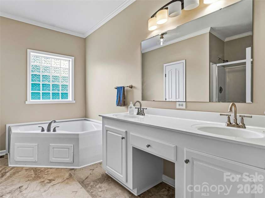 1082 Main Street, Mars Hill, NC 28754.  MLS# CAR4406636, YatesRealty ID 42931. Primary bathroom