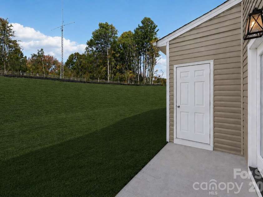 7629 Ethora Way, Charlotte, NC 28216.  MLS# CAR4382642, YatesRealty ID 42932. 