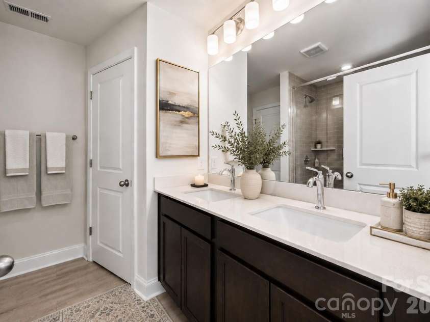 7629 Ethora Way, Charlotte, NC 28216.  MLS# CAR4382642, YatesRealty ID 42932. Owner's Bath - Digital Representation.