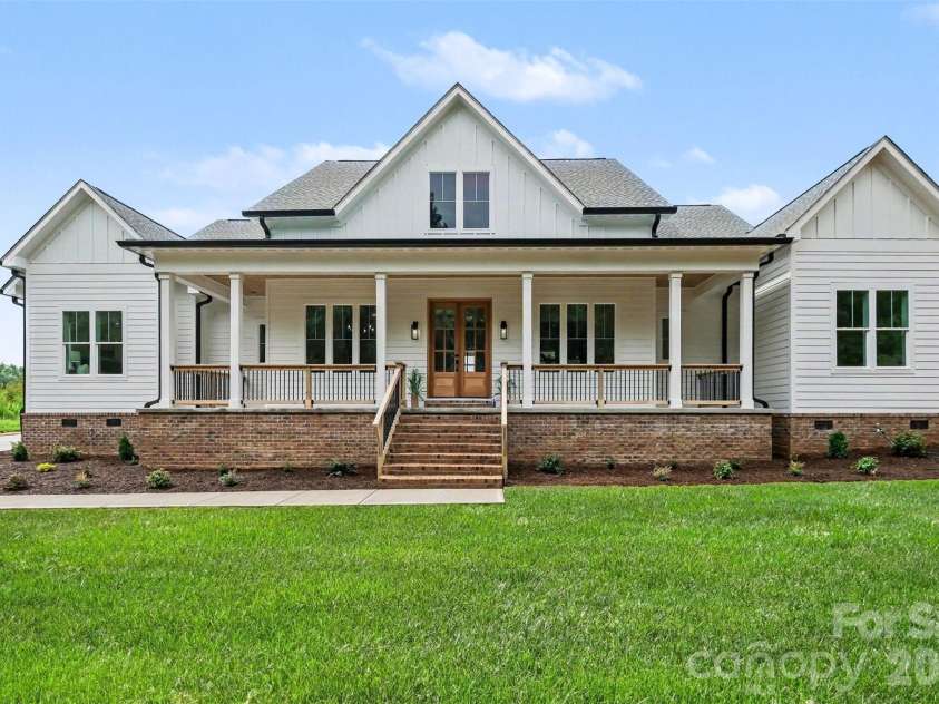 6609 McNeely Road, Waxhaw, NC 28173.  MLS# CAR4366407, YatesRealty ID 42933. Welcome home, my friends.