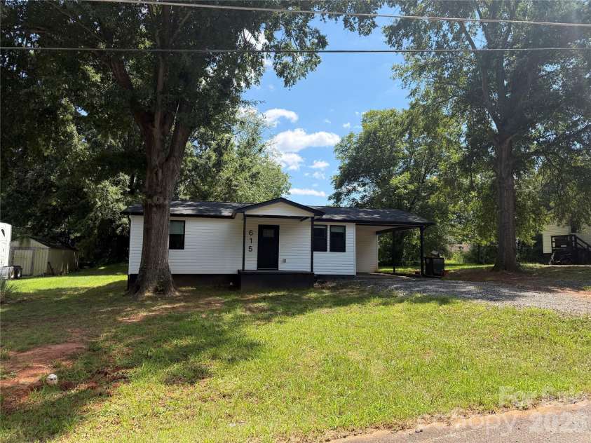 615 Saunders Avenue, Newton, NC 28658.  MLS# CAR4411983, YatesRealty ID 42935. 