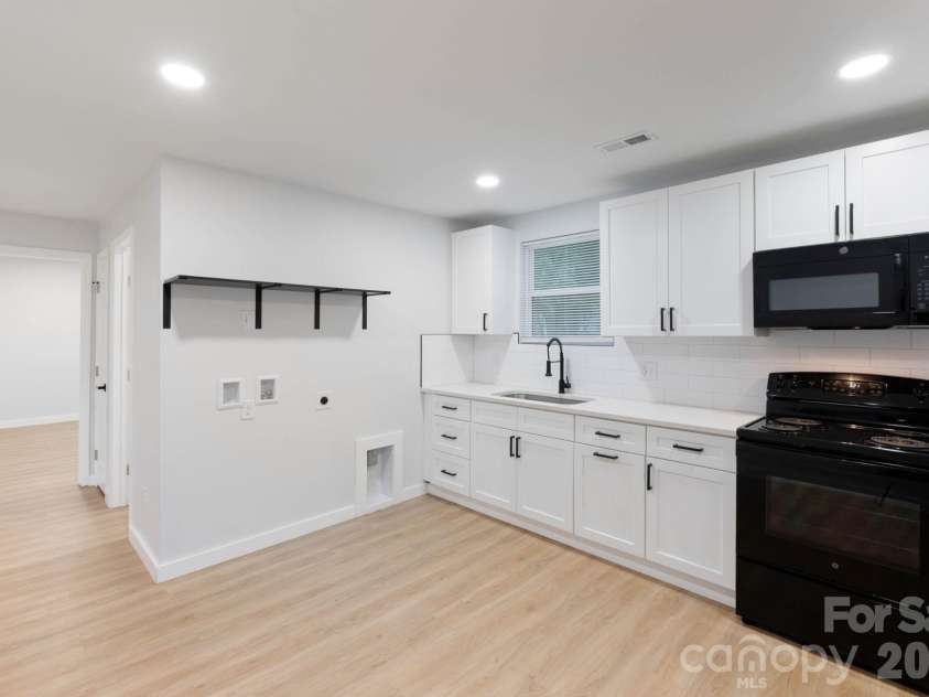 615 Saunders Avenue, Newton, NC 28658.  MLS# CAR4411983, YatesRealty ID 42935. 