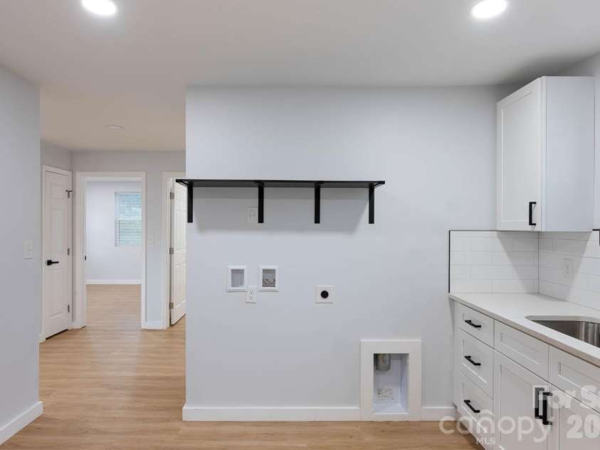 615 Saunders Avenue, Newton, NC 28658.  MLS# CAR4411983, YatesRealty ID 42935. 