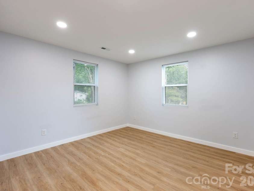 615 Saunders Avenue, Newton, NC 28658.  MLS# CAR4411983, YatesRealty ID 42935. 