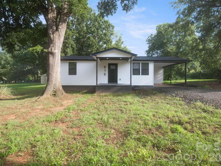 615 Saunders Avenue, Newton, NC 28658.  MLS# CAR4411983, YatesRealty ID 42935. 