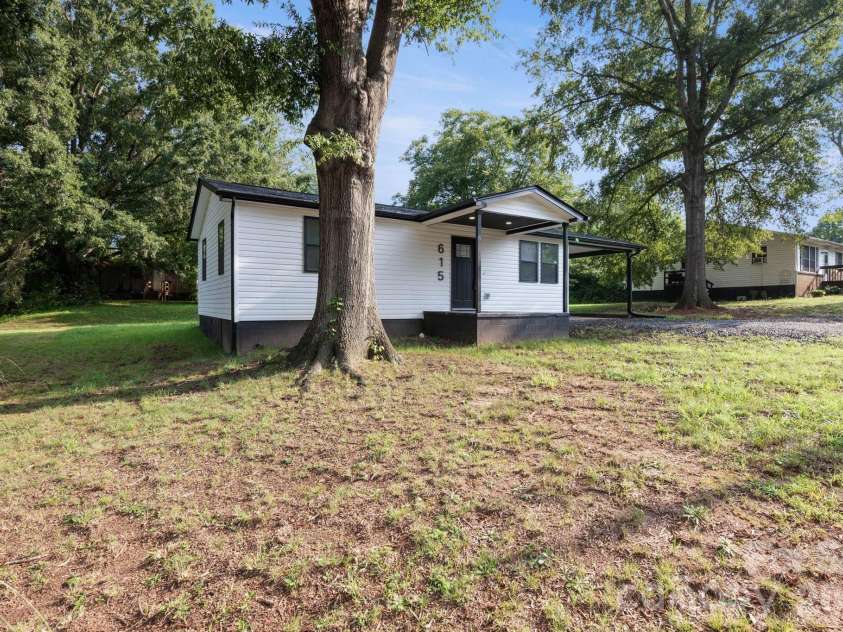 615 Saunders Avenue, Newton, NC 28658.  MLS# CAR4411983, YatesRealty ID 42935. 