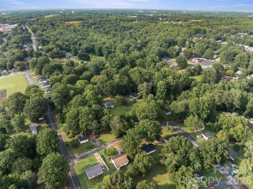 615 Saunders Avenue, Newton, NC 28658.  MLS# CAR4411983, YatesRealty ID 42935. 