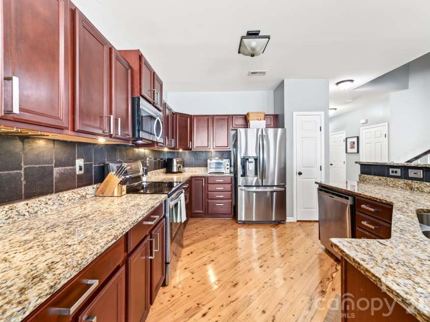 8261 Bridgegate Drive, Huntersville, NC 28078.  MLS# CAR4406688, YatesRealty ID 42936. 
