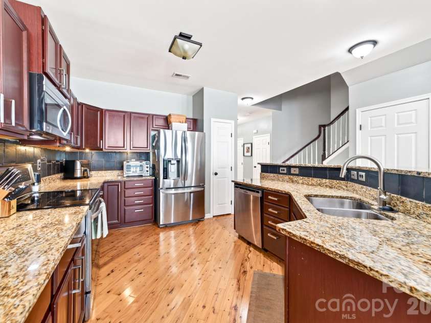 8261 Bridgegate Drive, Huntersville, NC 28078.  MLS# CAR4406688, YatesRealty ID 42936. 