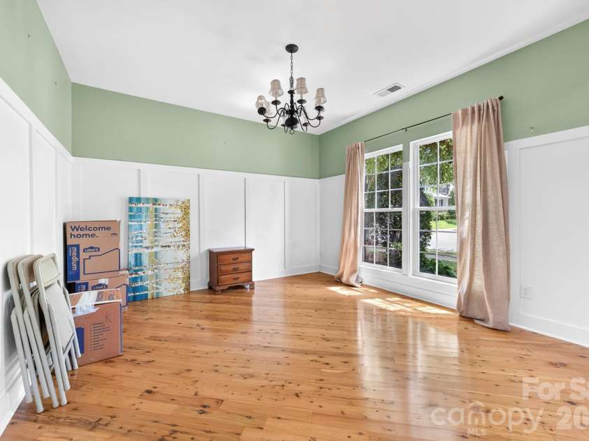 8261 Bridgegate Drive, Huntersville, NC 28078.  MLS# CAR4406688, YatesRealty ID 42936. Dinning or club