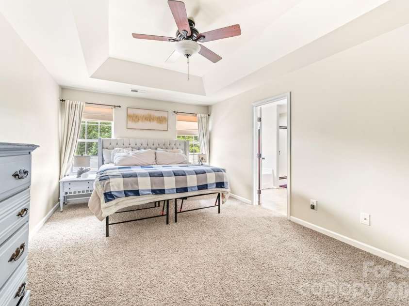 8261 Bridgegate Drive, Huntersville, NC 28078.  MLS# CAR4406688, YatesRealty ID 42936. Primary Bed