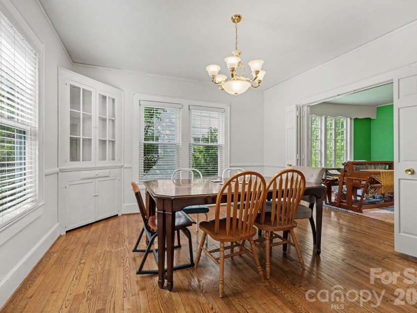 404 Fairview Drive, Lexington, NC 27292.  MLS# CAR4396950, YatesRealty ID 42937. 