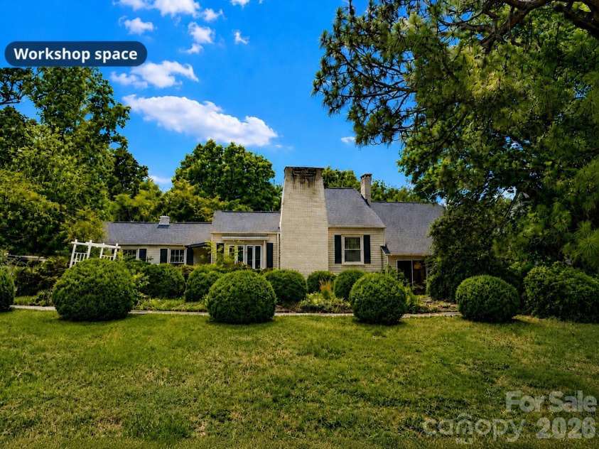 404 Fairview Drive, Lexington, NC 27292.  MLS# CAR4396950, YatesRealty ID 42937. 