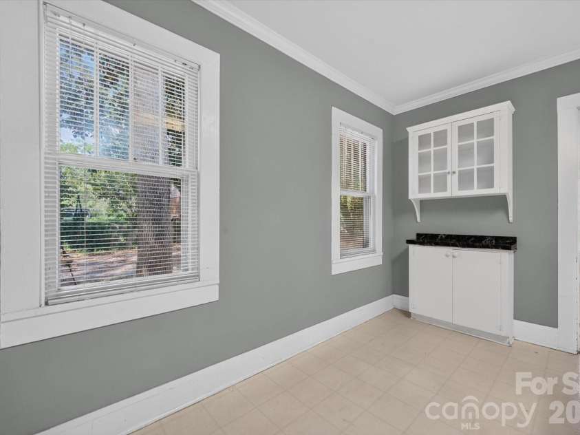 103 West Street, Monroe, NC 28112.  MLS# CAR4413048, YatesRealty ID 42938. Breakfast area