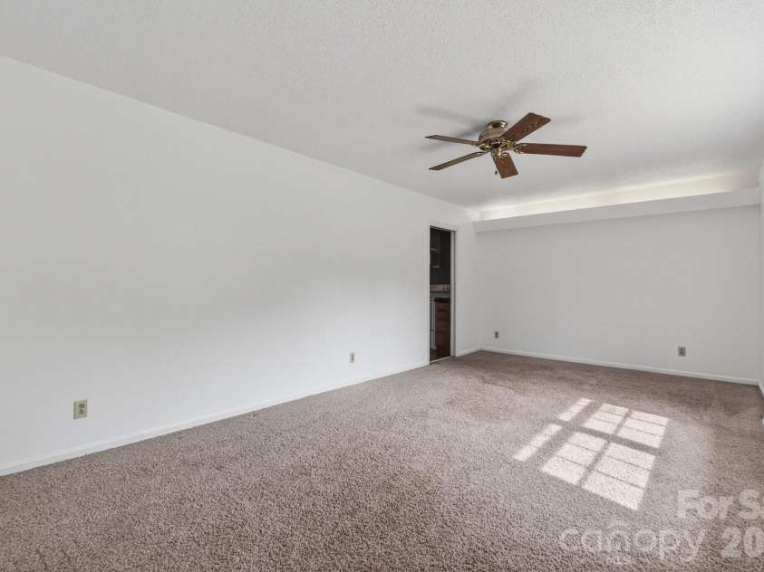 710 Twin Oaks Road, Davidson, NC 28036.  MLS# CAR4369099, YatesRealty ID 42939. 