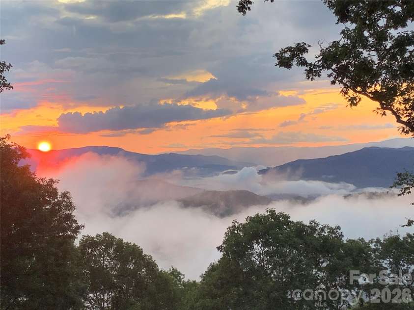 2223 Scarlet Ridge, Sylva, NC 28779.  MLS# CAR4336305, YatesRealty ID 4294. 