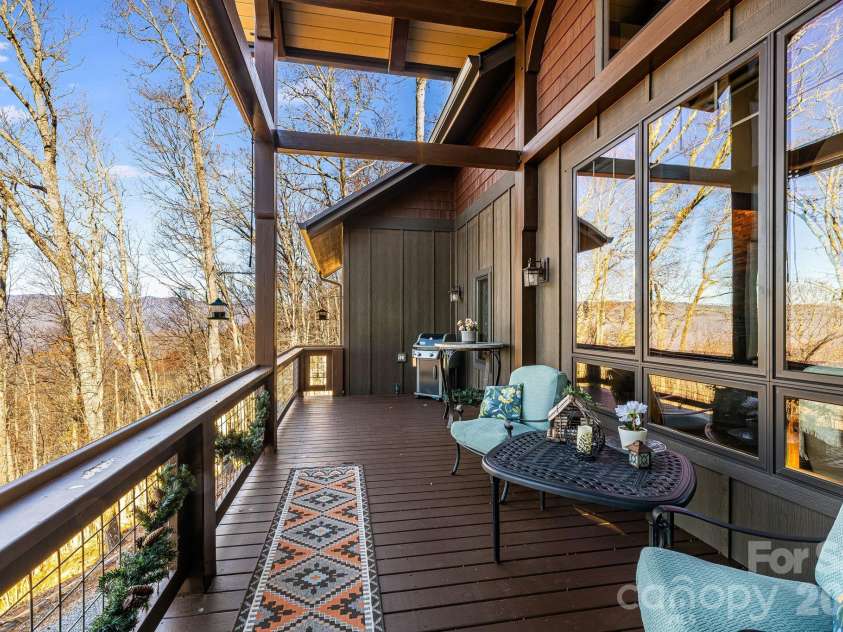 2223 Scarlet Ridge, Sylva, NC 28779.  MLS# CAR4336305, YatesRealty ID 4294. 