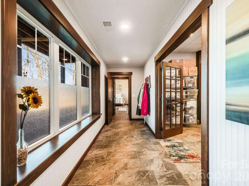 2223 Scarlet Ridge, Sylva, NC 28779.  MLS# CAR4336305, YatesRealty ID 4294. 