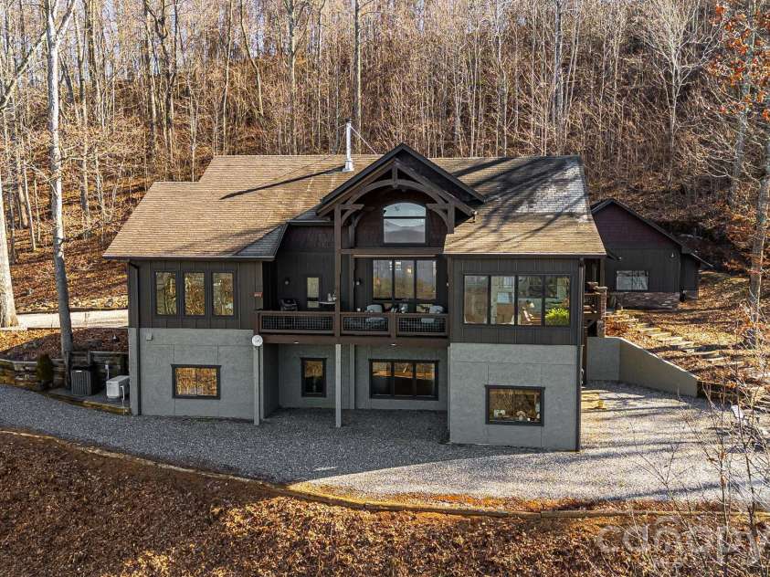 2223 Scarlet Ridge, Sylva, NC 28779.  MLS# CAR4336305, YatesRealty ID 4294. 