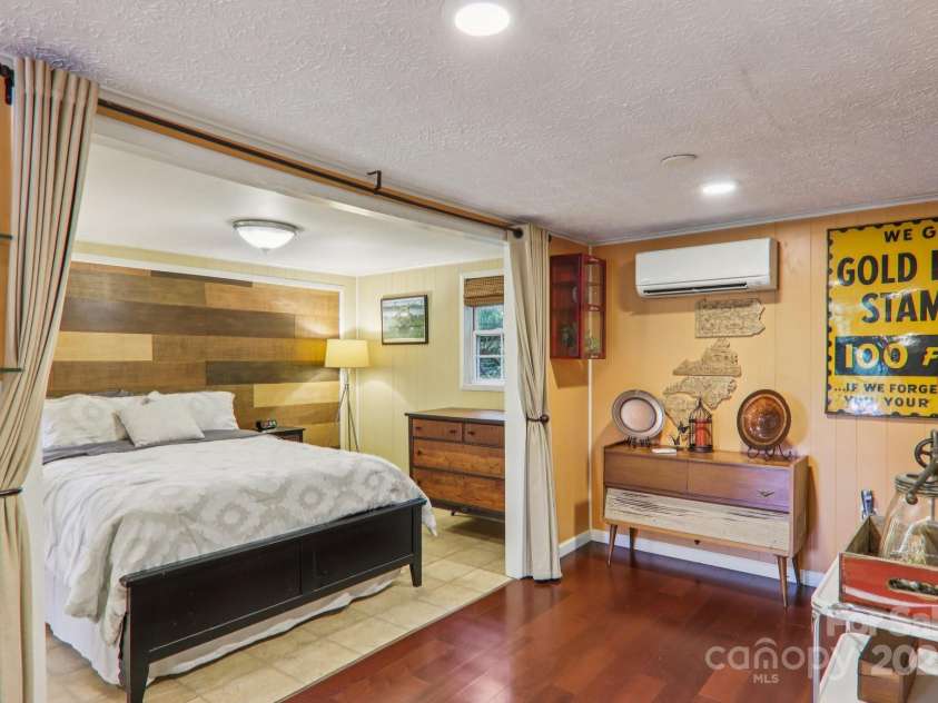 416 Cherokee Avenue, Black Mountain, NC 28711.  MLS# CAR4330813, YatesRealty ID 4294. 2LQ Bedroom and Hall