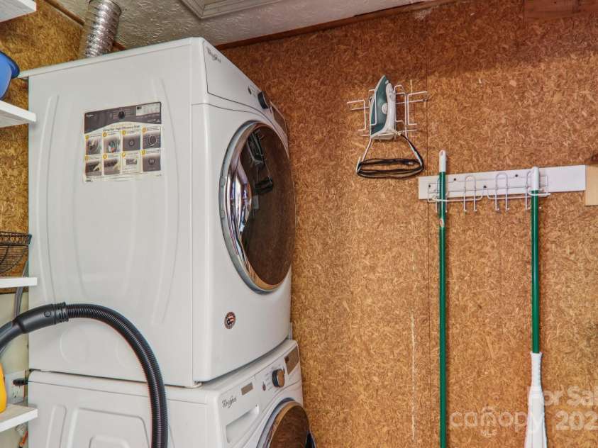 416 Cherokee Avenue, Black Mountain, NC 28711.  MLS# CAR4330813, YatesRealty ID 4294. 2LQ Laundry