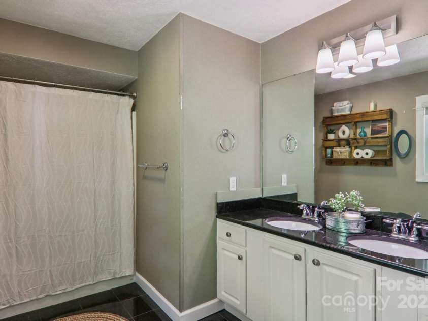 416 Cherokee Avenue, Black Mountain, NC 28711.  MLS# CAR4330813, YatesRealty ID 4294. Primary Bathroom