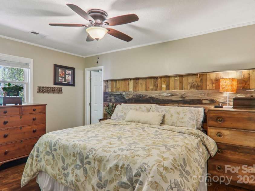 416 Cherokee Avenue, Black Mountain, NC 28711.  MLS# CAR4330813, YatesRealty ID 4294. Primary Suite