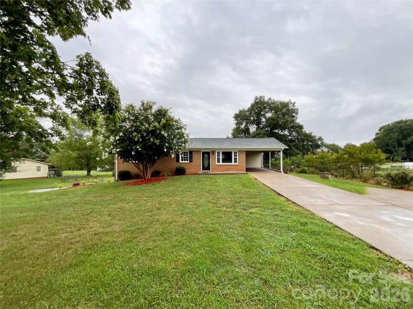104 Dyer Drive, Shelby, NC 28152.  MLS# CAR4410764, YatesRealty ID 42940. 