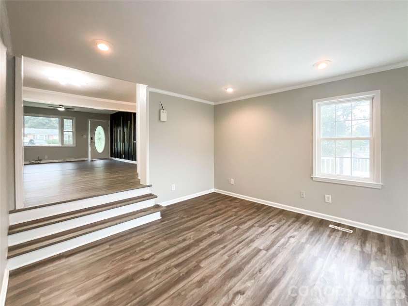 104 Dyer Drive, Shelby, NC 28152.  MLS# CAR4410764, YatesRealty ID 42940. 