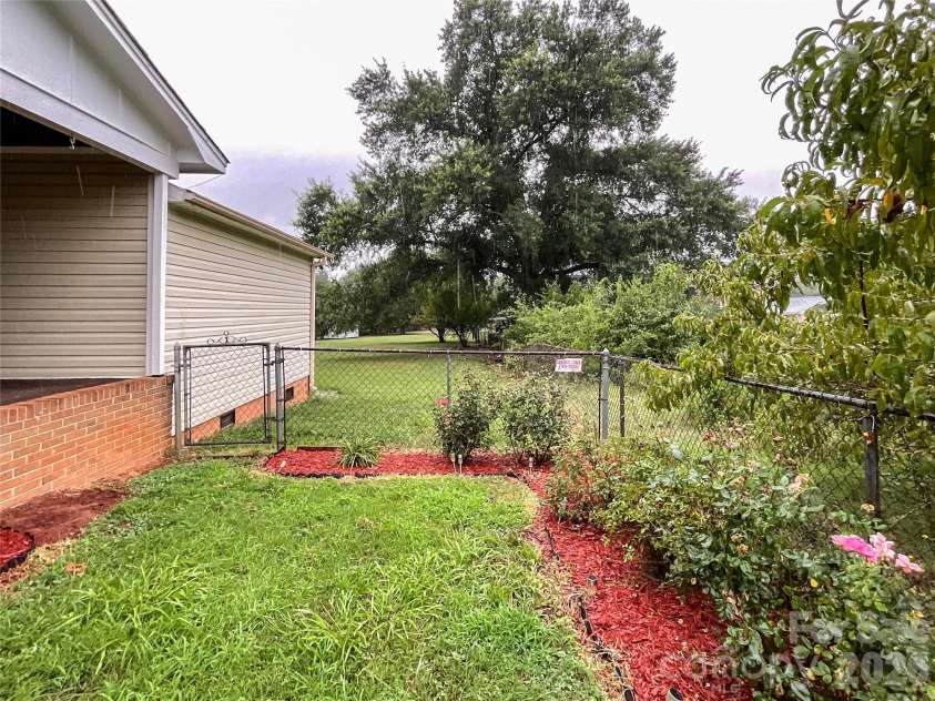 104 Dyer Drive, Shelby, NC 28152.  MLS# CAR4410764, YatesRealty ID 42940. 