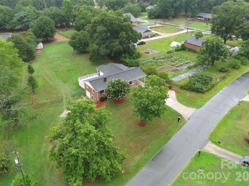 104 Dyer Drive, Shelby, NC 28152.  MLS# CAR4410764, YatesRealty ID 42940. 
