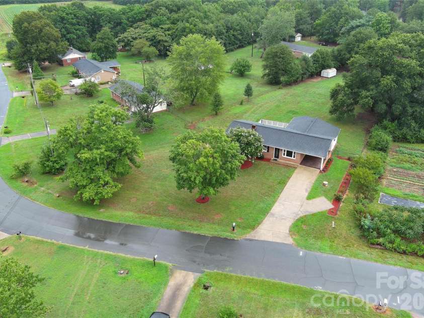 104 Dyer Drive, Shelby, NC 28152.  MLS# CAR4410764, YatesRealty ID 42940. 