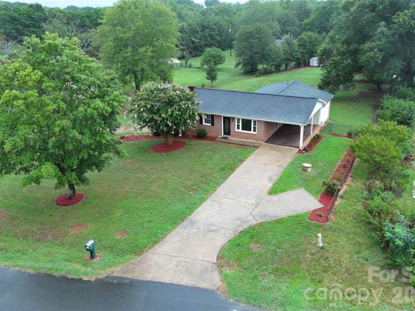 104 Dyer Drive, Shelby, NC 28152.  MLS# CAR4410764, YatesRealty ID 42940. 