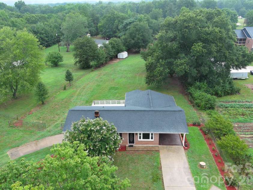 104 Dyer Drive, Shelby, NC 28152.  MLS# CAR4410764, YatesRealty ID 42940. 