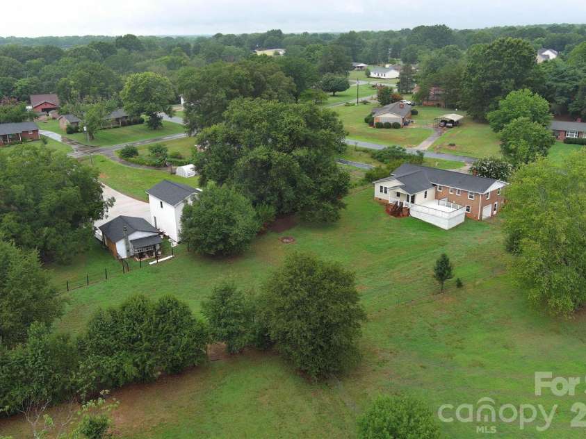104 Dyer Drive, Shelby, NC 28152.  MLS# CAR4410764, YatesRealty ID 42940. 