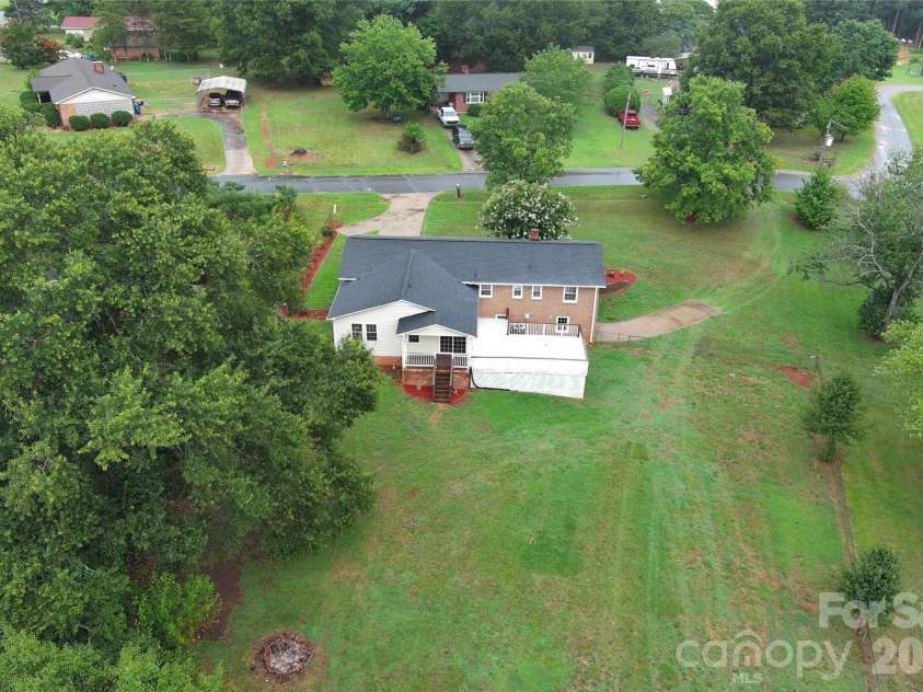104 Dyer Drive, Shelby, NC 28152.  MLS# CAR4410764, YatesRealty ID 42940. 