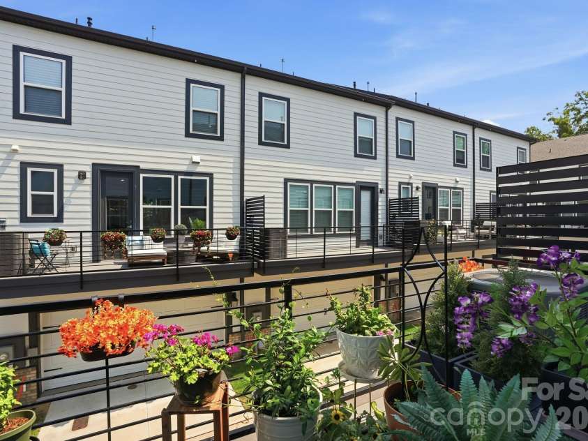 215 Tamala Street, Davidson, NC 28036.  MLS# CAR4409958, YatesRealty ID 42941. 