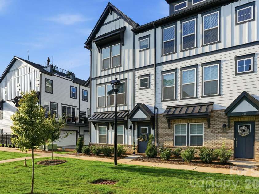 215 Tamala Street, Davidson, NC 28036.  MLS# CAR4409958, YatesRealty ID 42941. 